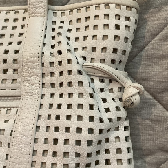 🌻 Marlene’s Genuine Leather White Purse - Picture 4 of 12